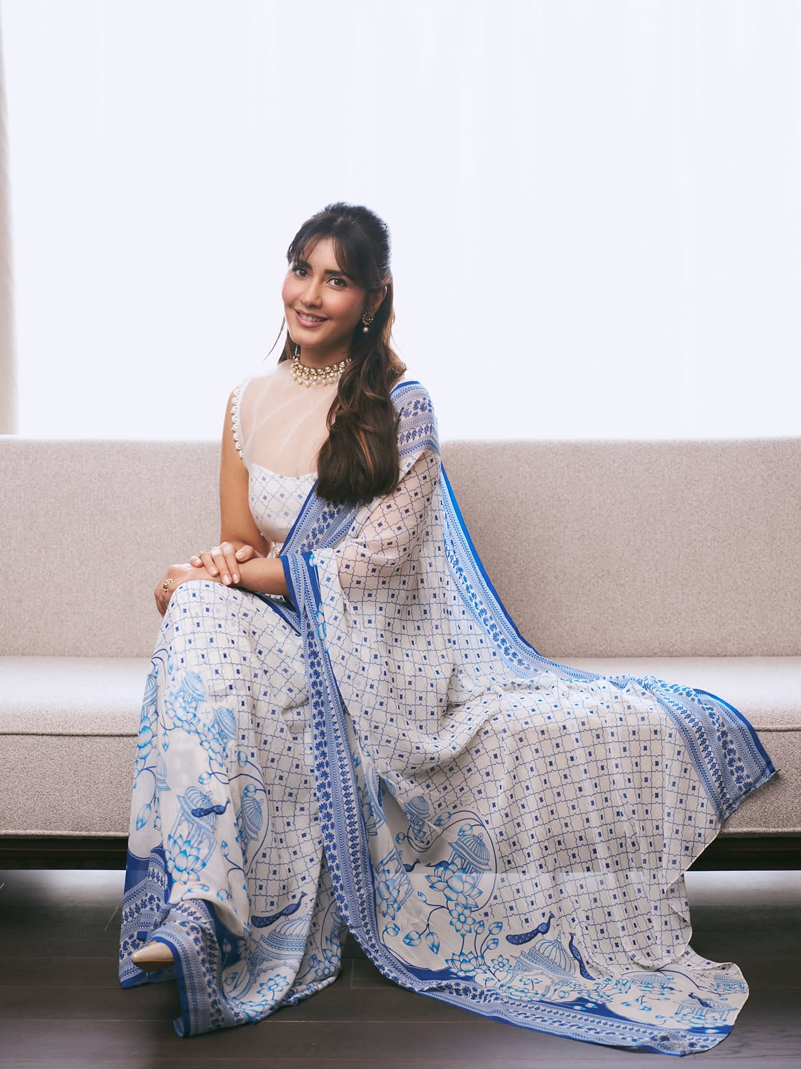 Raashii Khanna Latest Photos: Stunning Looks & Elegant Style — photo 1