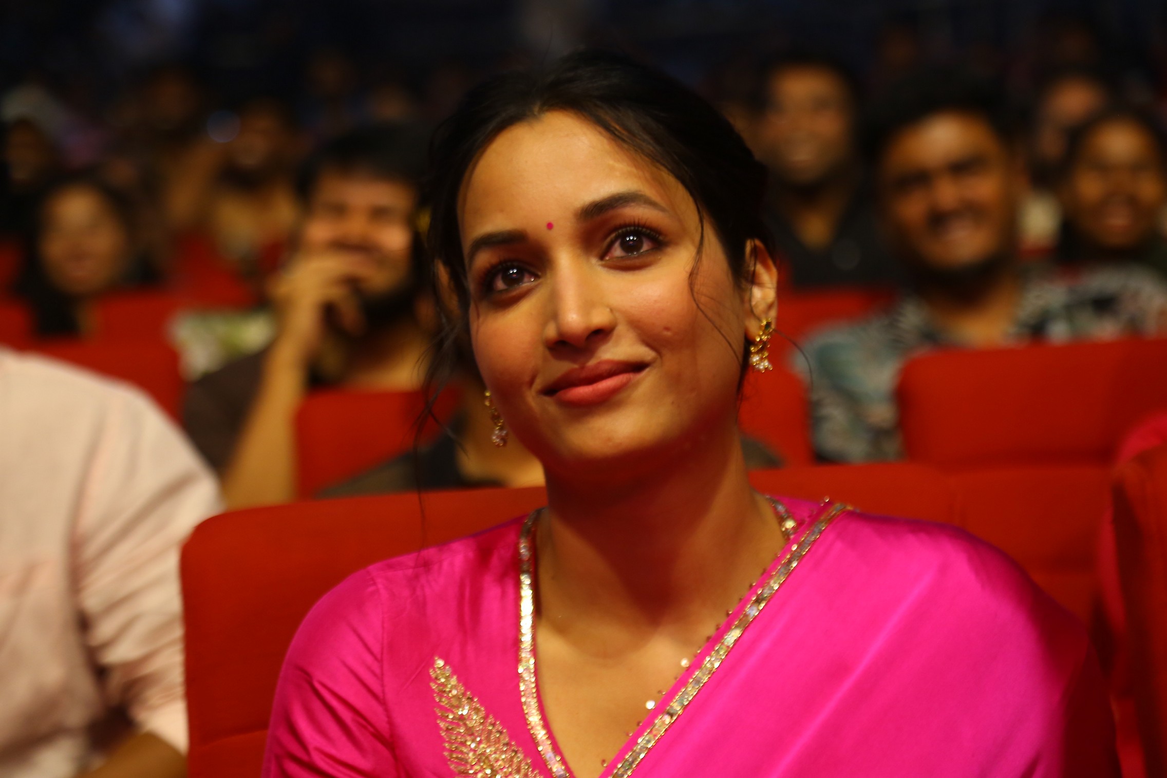Srinidhi Shetty Photos at Aadharsha Kutumbam – Filmybowl — photo 1