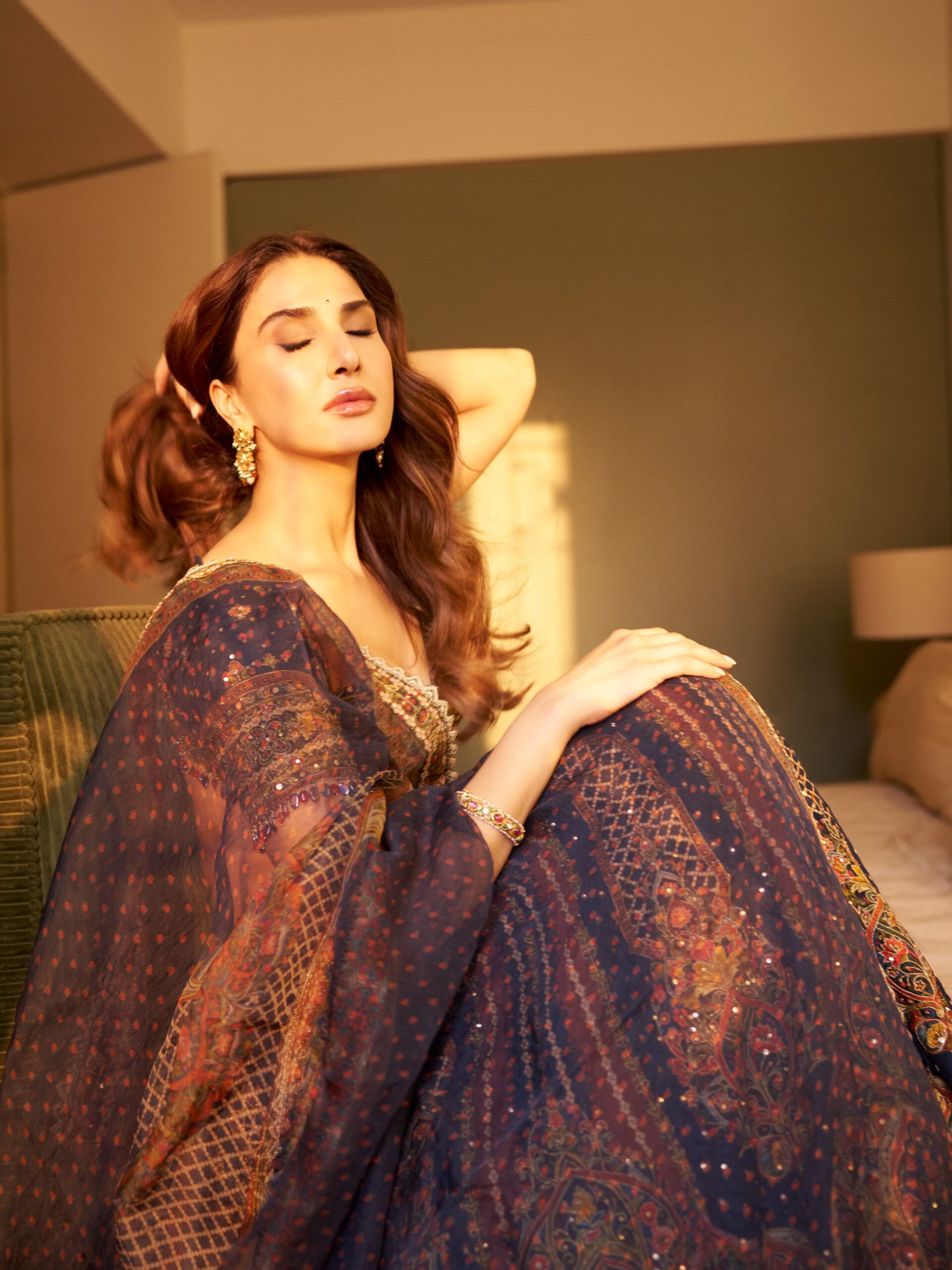 Vaani Kapoor Latest Photos and HD Stills Gallery — photo 1