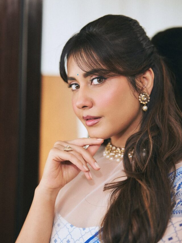 Raashii Khanna HD Photos | Latest Images & Wallpapers