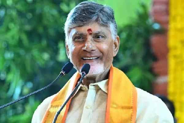 కాంగ్రెస్ టూ టీడీపీ.. చిన్నవయసులోనే ఎమ్మెల్యే.. ఇంట్రెస్ట్ గా చంద్రబాబు రాజకీయప్రస్థానం
