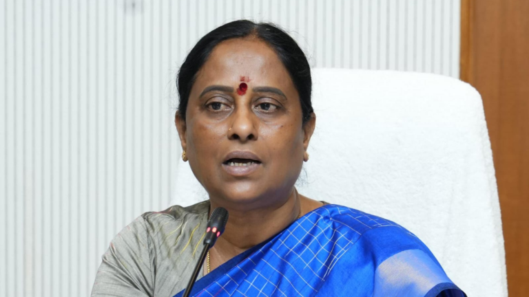 రేవంత్ విషయంలో వెనక్కి తగ్గని కొండా సురేఖ కేటీఆర్ విషయంలో ఎందుకు?