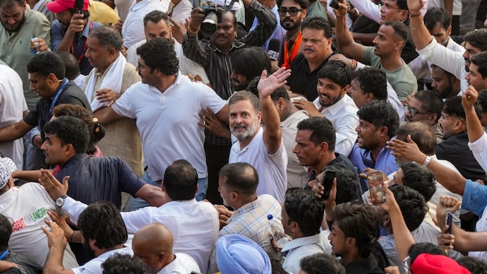 డోస్ పెంచిన రాహుల్ గాంధీ.. సైలెంట్ మోడ్ లో బీజేపీ