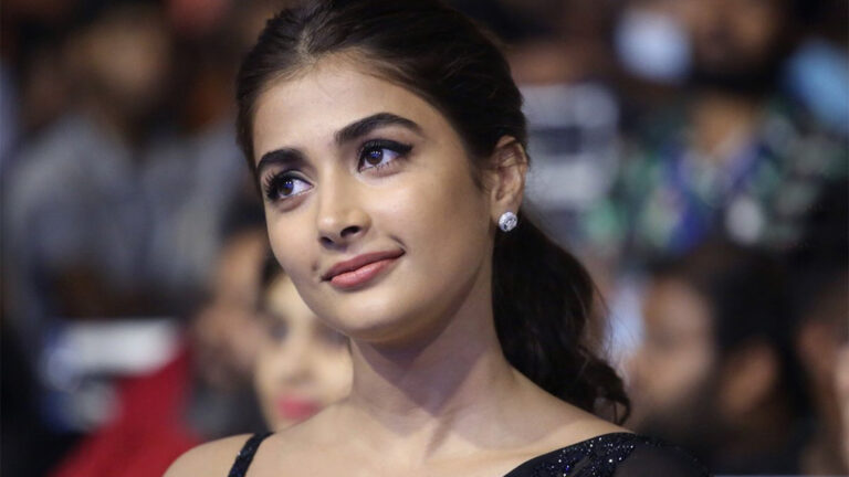 కష్టాల్లో బుట్టబొమ్మ.. ఆ మూడు సినిమాలపైనే ఆశలు
